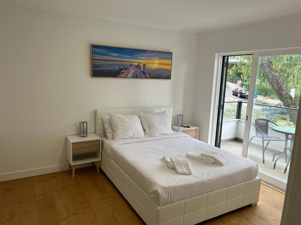 Oieras Beach Suite 2 - Large Double Room With En-Suite Bathroom And Balcony Oeiras Exteriör bild